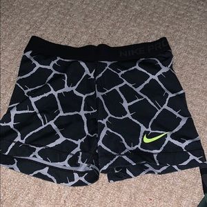 women’s Nike pros